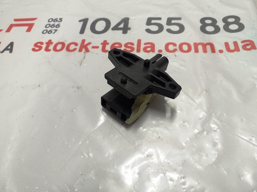 Capteur de position inférieure du siège du conducteur Tesla  1012072-00-A