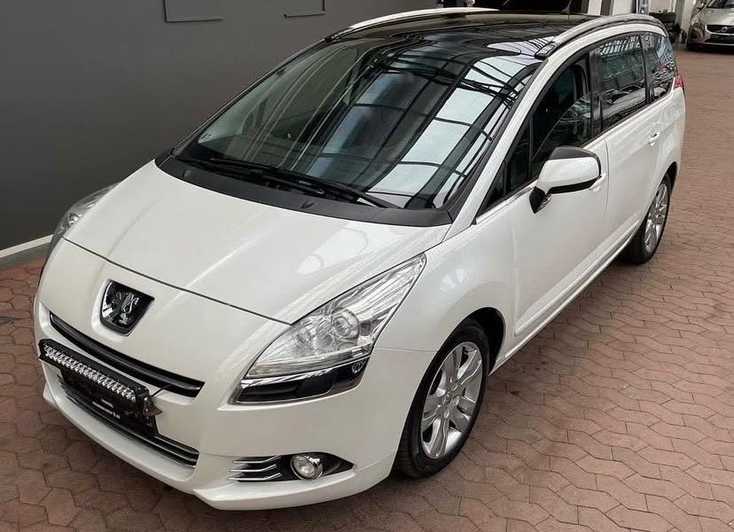Peugeot 5008 - Miniature 3