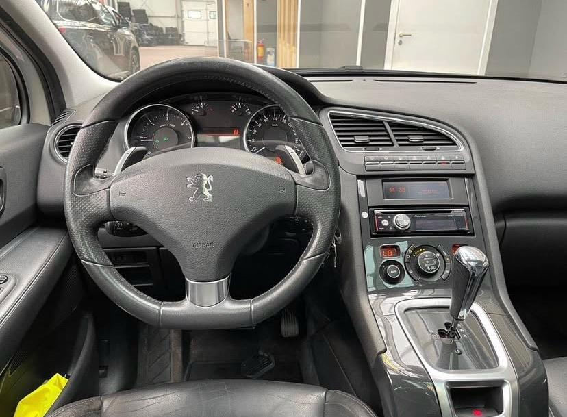 Peugeot 5008 - Miniature 2