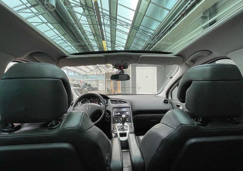 Peugeot 5008 - Miniature 8