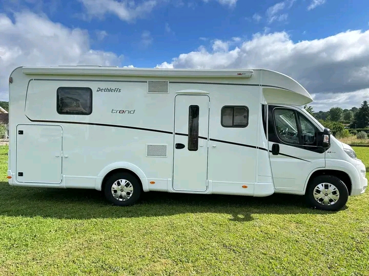 Camping car occasion - Miniature 2