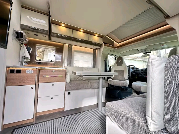 Camping car occasion - Miniature 3