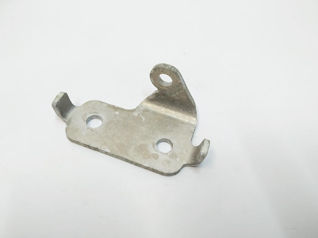 Support de fixation des tuyaux de refroidissement au moteur arrière Tesla modèle X 1049414-00-B