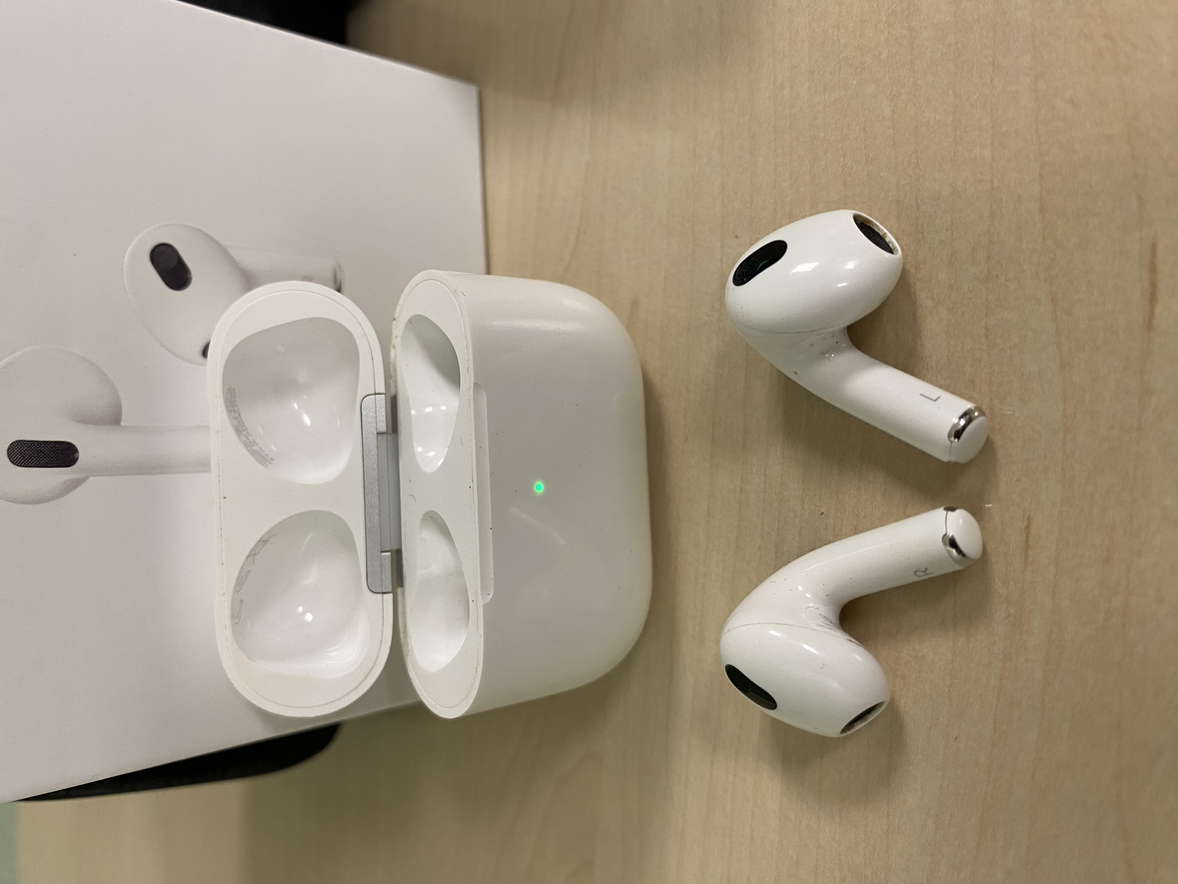 Airpods 3 en très bon état - Miniature 2