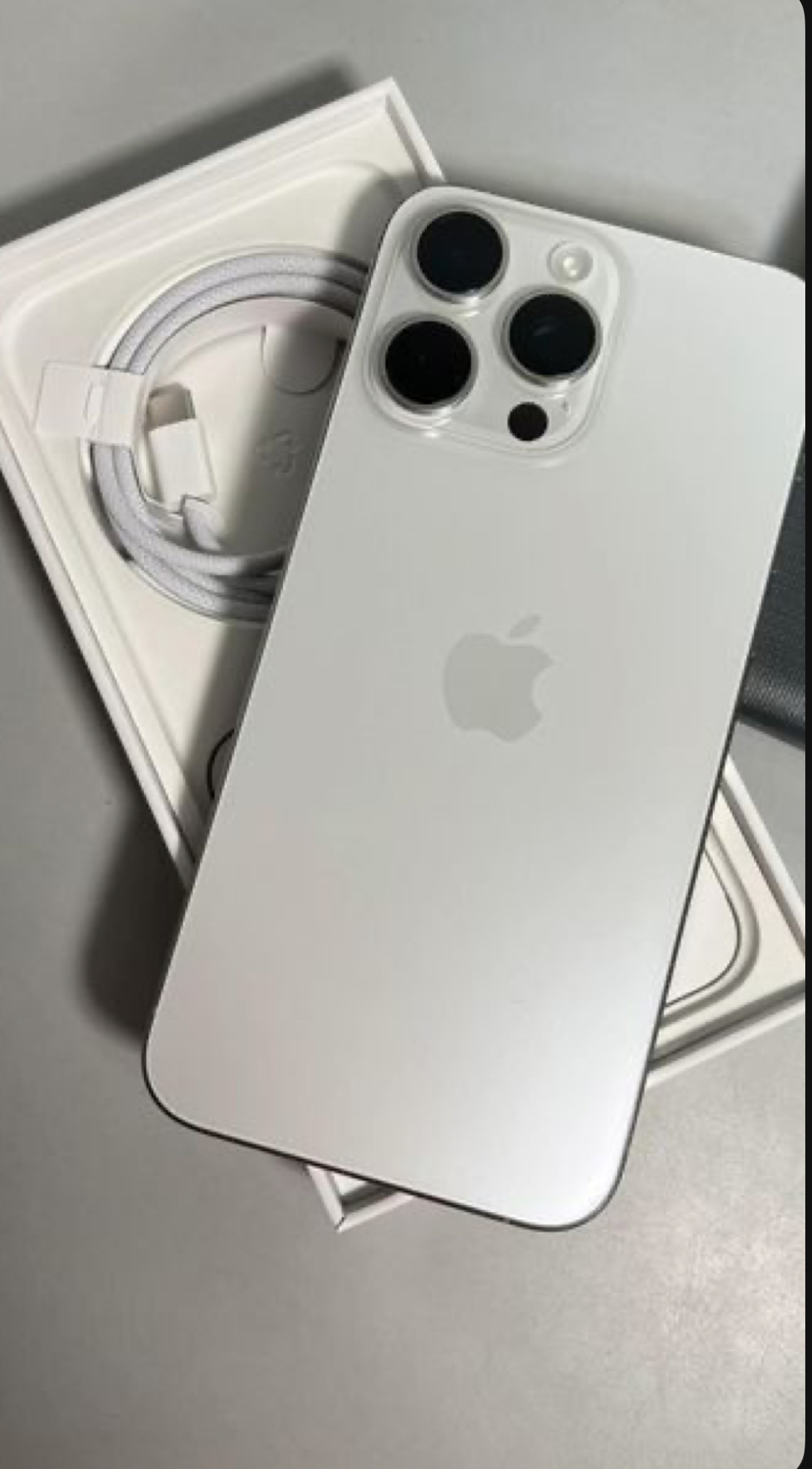 iPhone 15 Pro Max 256 GB Reconditionné à Vendre