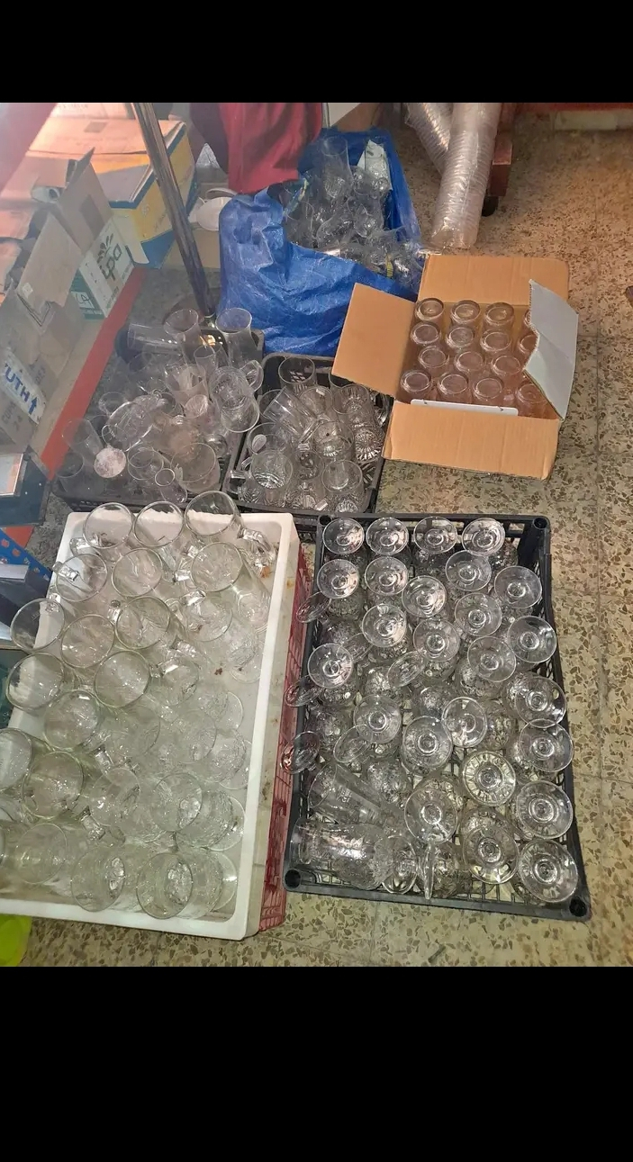 Vente des plats a mangé, café et verre à boissons - Miniature 10