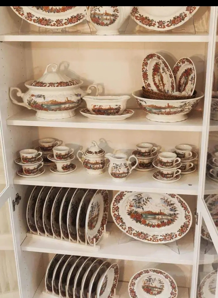 Vente des plats a mangé, café et verre à boissons - Miniature 2