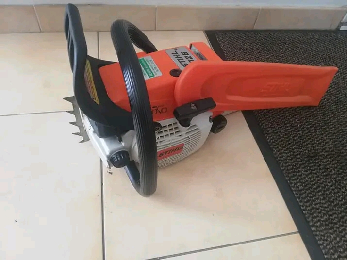 Tronçonneuse Stihl 026 - Miniature 2