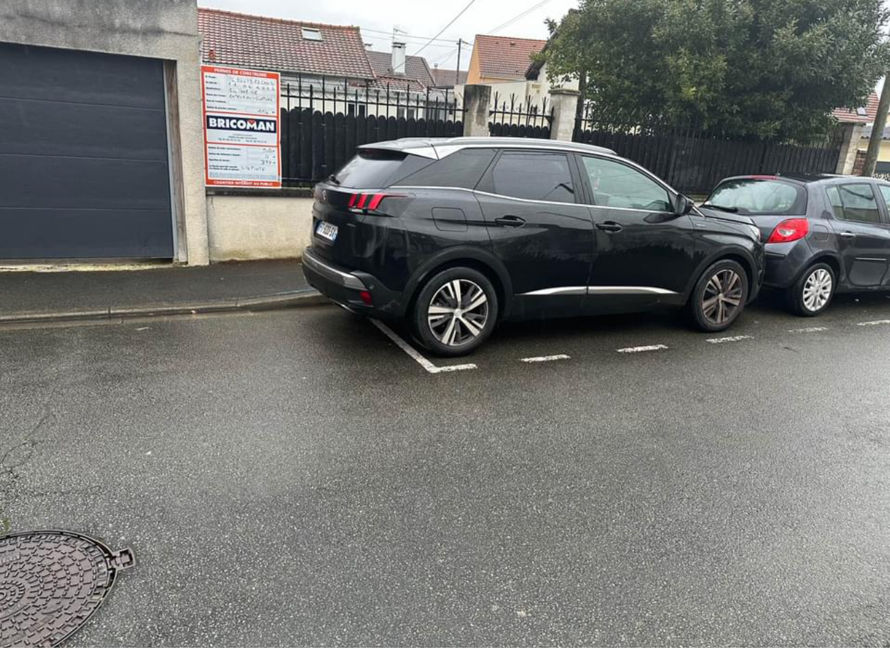 Vends Peugeot 3008 GT Line S&S EAT8 130 chevaux. Noir - Miniature 3