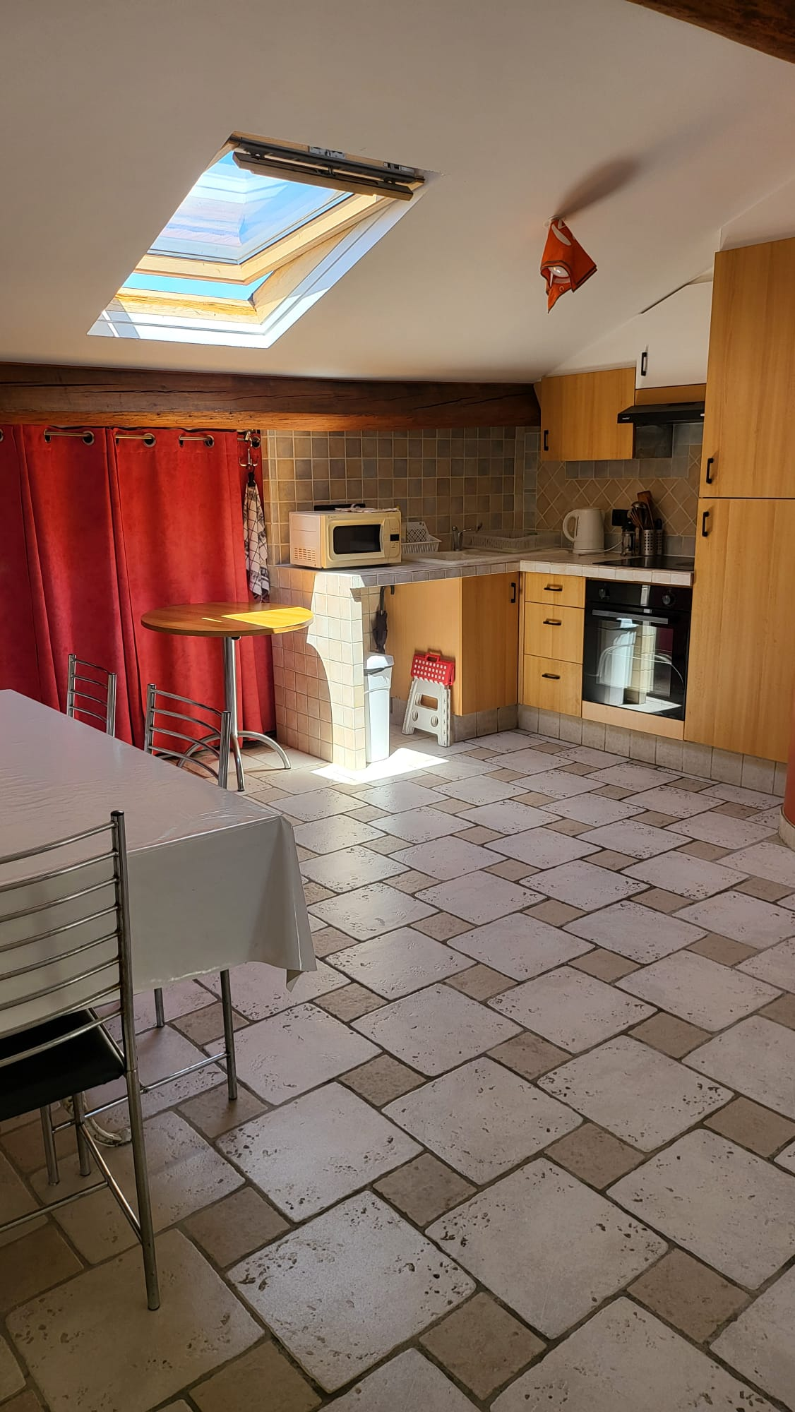 Joli appartement mansardé à louer en aout à Nice - Miniature 5
