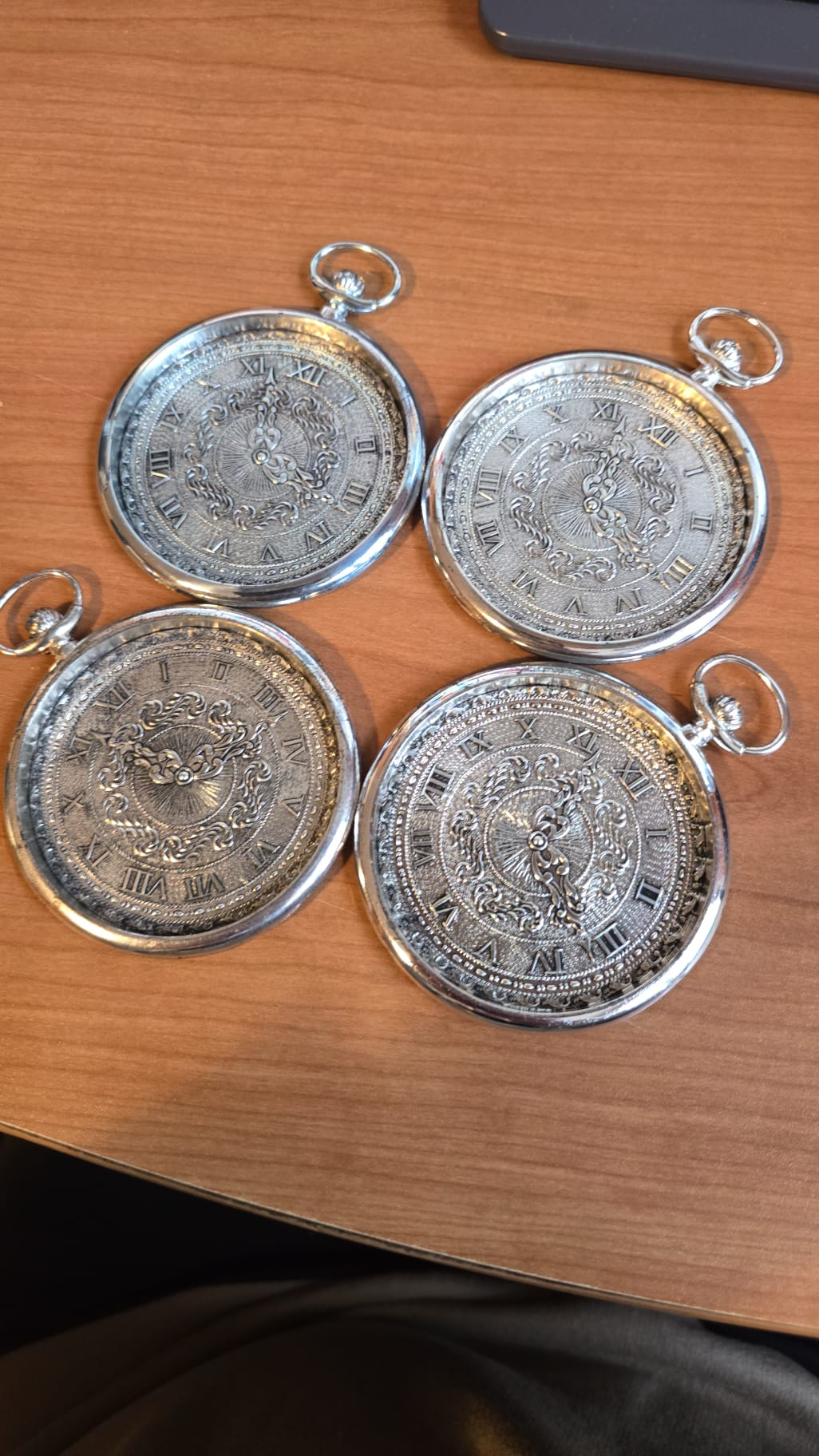 Dessous de verre vintage en forme d'horloge