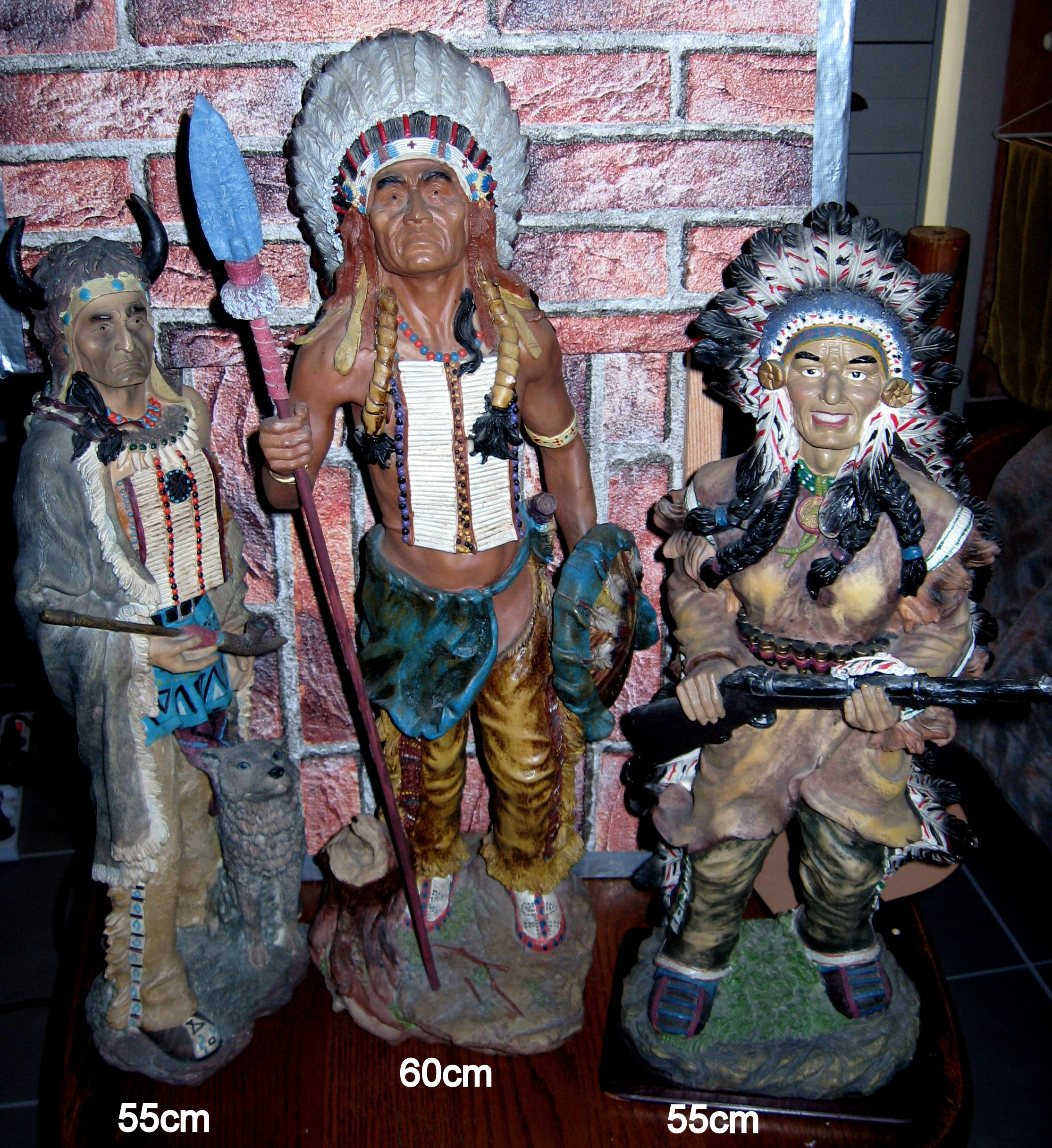 3 grandes statues d’Indiens - Miniature 4