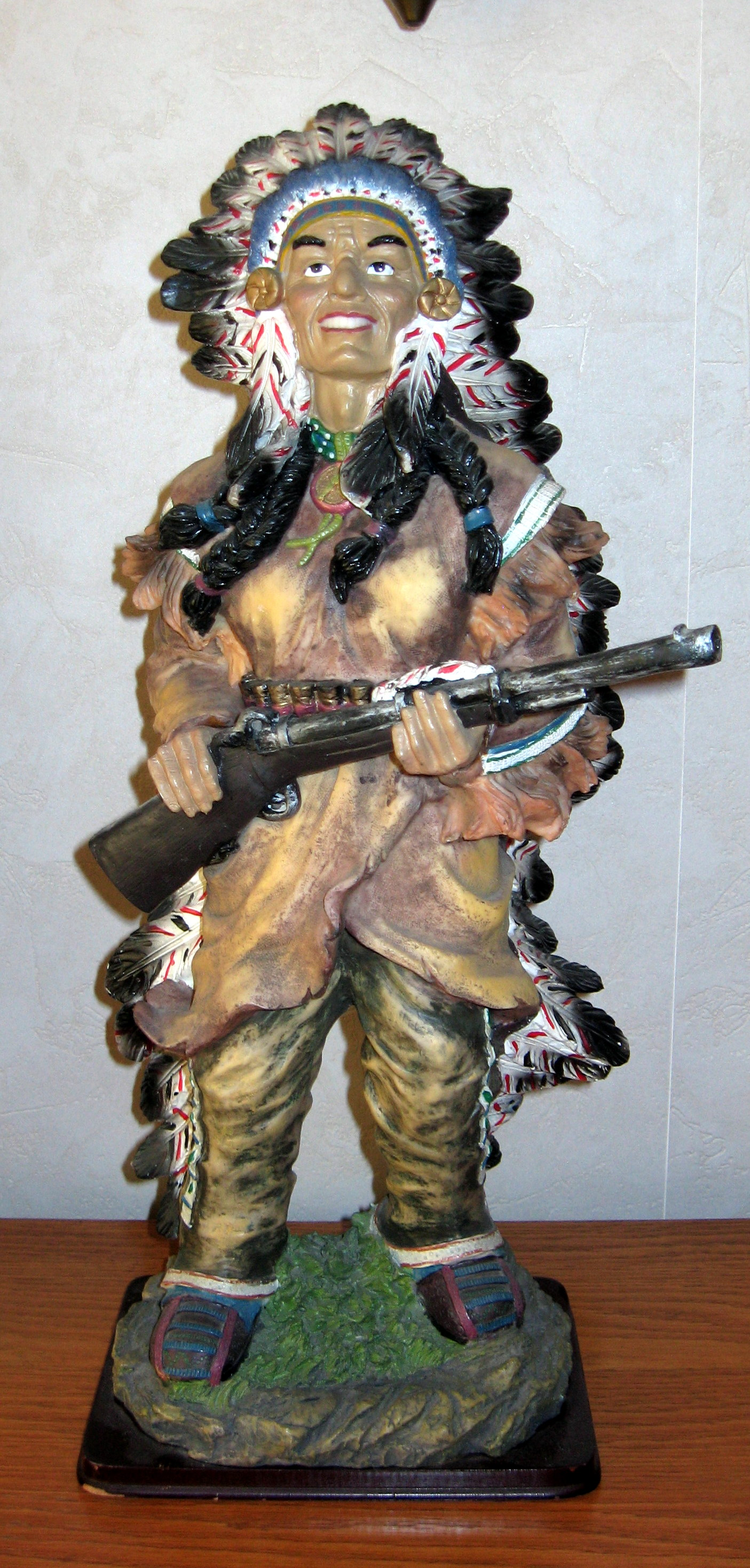 3 grandes statues d’Indiens - Miniature 2