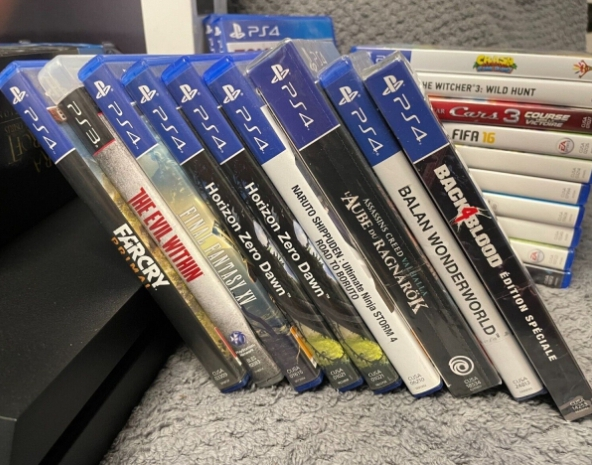 PlayStation 4 - Miniature 2