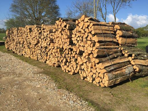 Bois de chauffage bien sec.