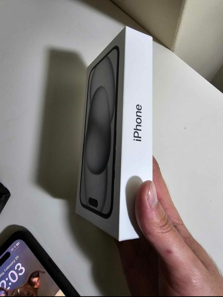 iPhone 15 Black 128gb - Miniature 3