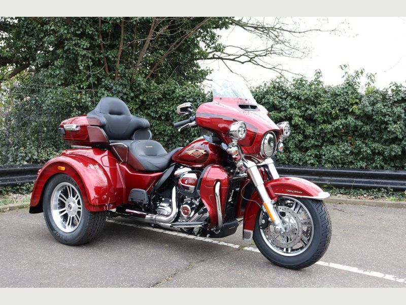 Harley-Davidson TRIKE FLHTCUTG TRI GLIDE ULTRA CLASSIC