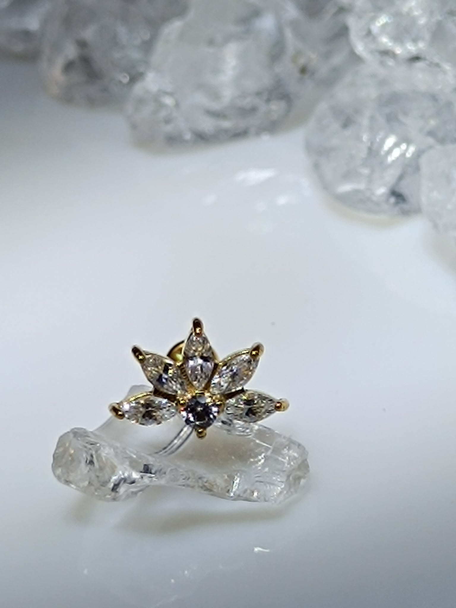 844699piercing oreille strass blanc couleur doré lobe ear bijou oreja ouer lobe