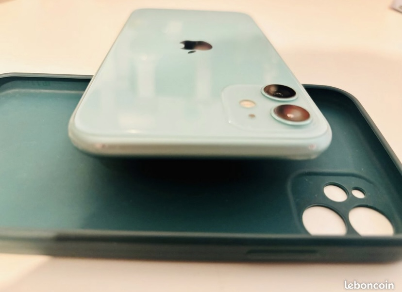 iPhone 11 bleu bon état 🩵 - Miniature 4