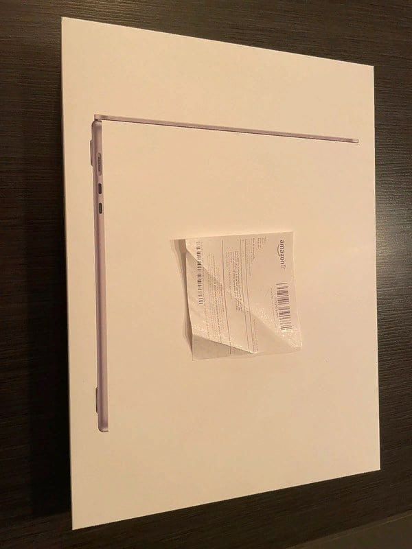 Macbook air m2 2024 encore scellé - Miniature 2