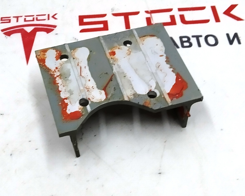 Support de montage du moteur avant droit du quart avant Support de montage Tesla 1069433-S0-A