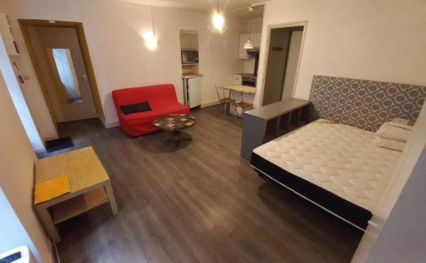 Appartement 1 pièce 25 m² à Paris 18 (5 Rue Vincent Compoint)
