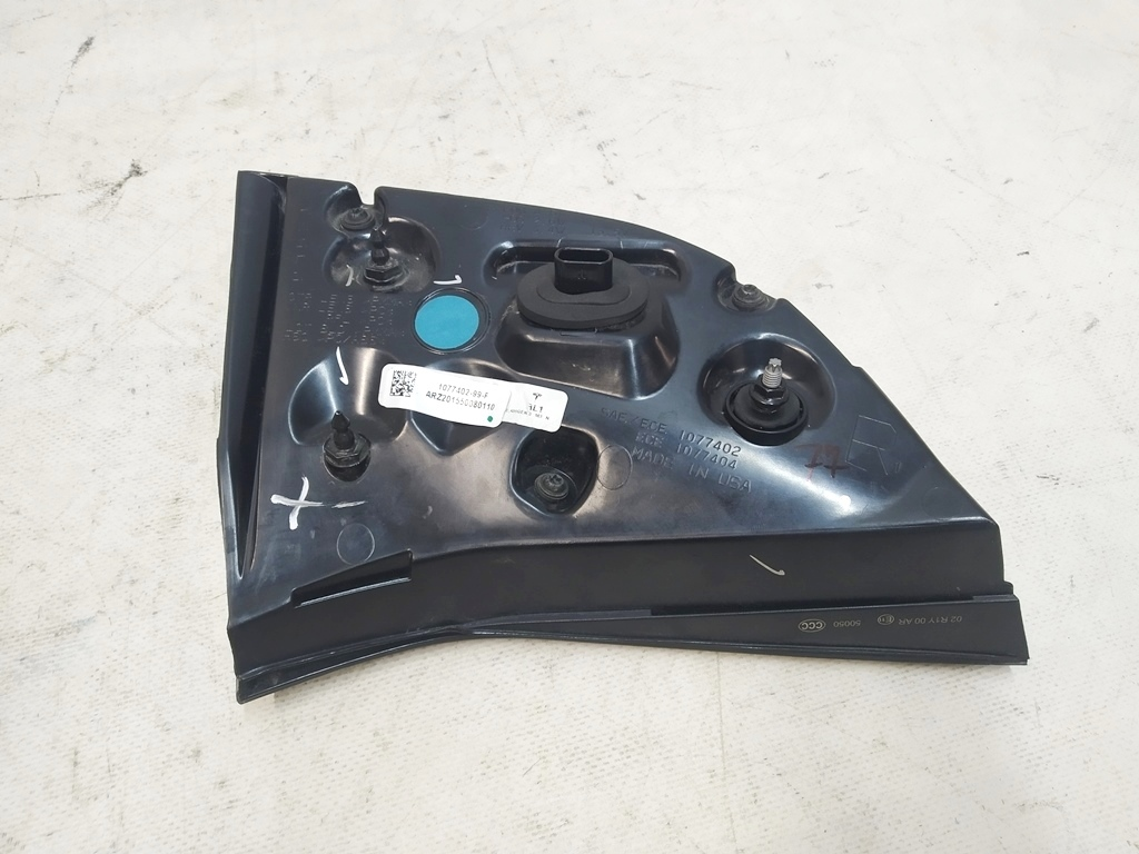 Feu intérieur droit (USA) Tesla modèle 3, modèle Y 1077402-99-F