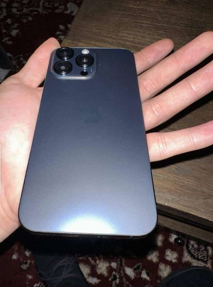 En vente un iphone 15 pro max