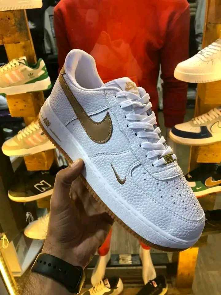 Nouvelle collection de Basket VANESSA WU