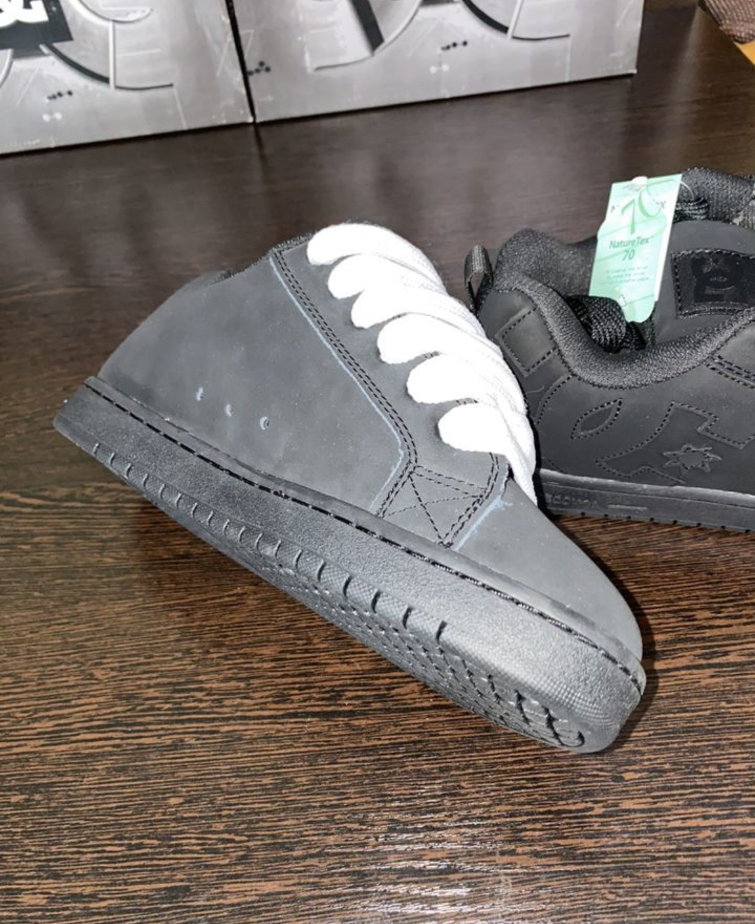 DC shoes
