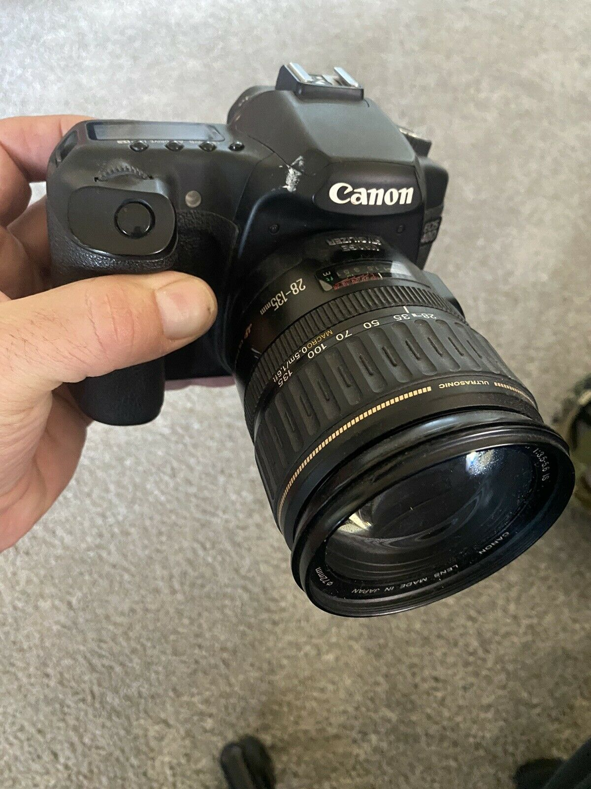 Appareil photo reflex numérique Canon EOS 40D 10,1 MP - Noir (Kit avec objectif EF IS USM 28-135 mm)