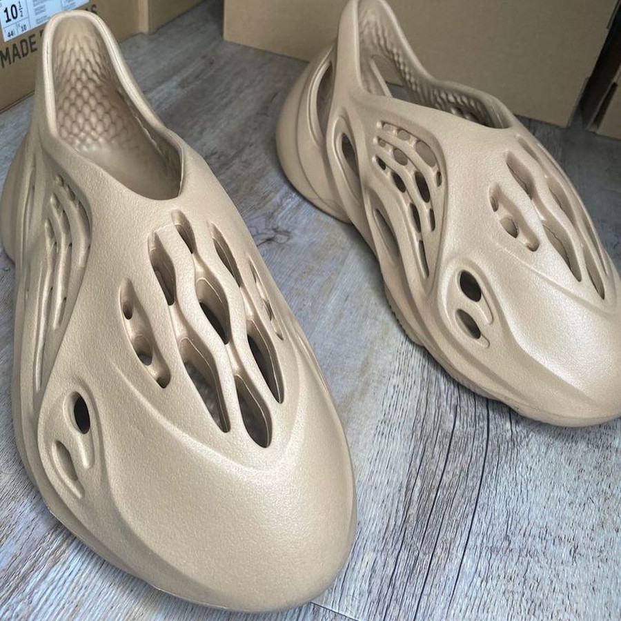 🇨🇵 YEEZY FOAM RUNNER 🇨🇵