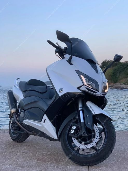 Yamaha Tmax 2022 bon état