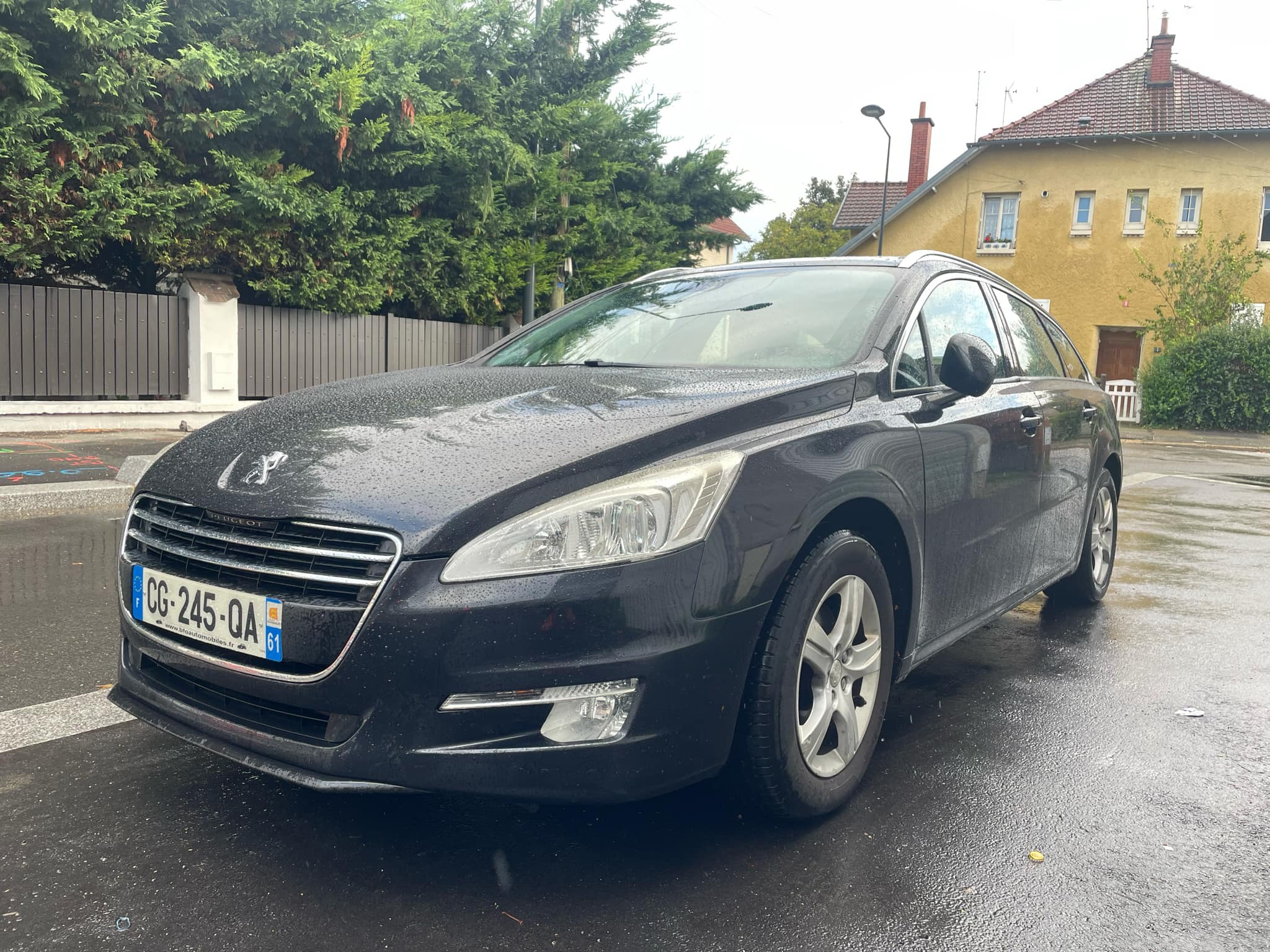 je vends la voiture Peugeot