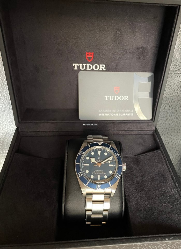 Montre : TUDOR, tout neuf, en argent, avec une garantie d'un an