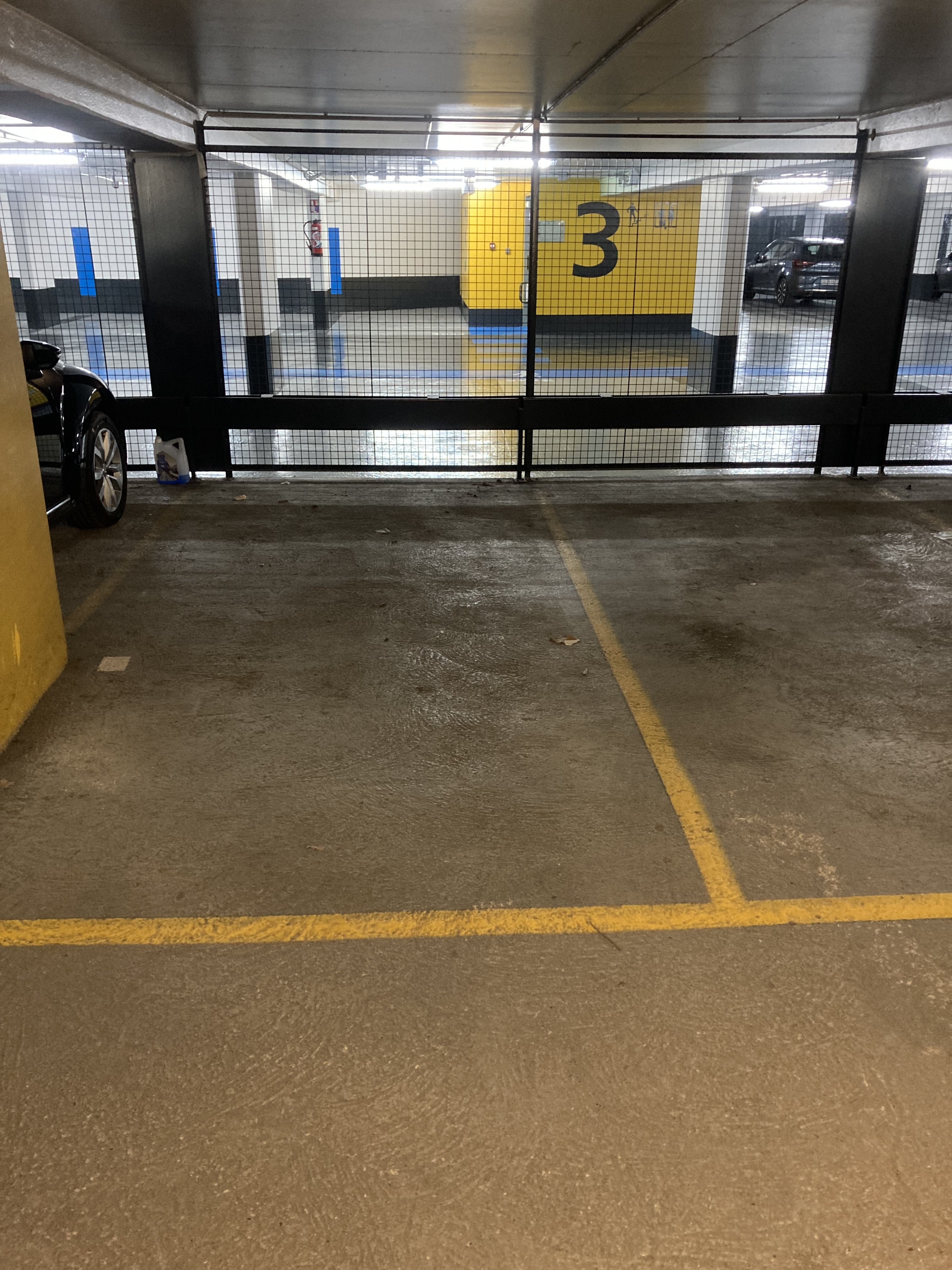 Place de parking à louer - Photo 1