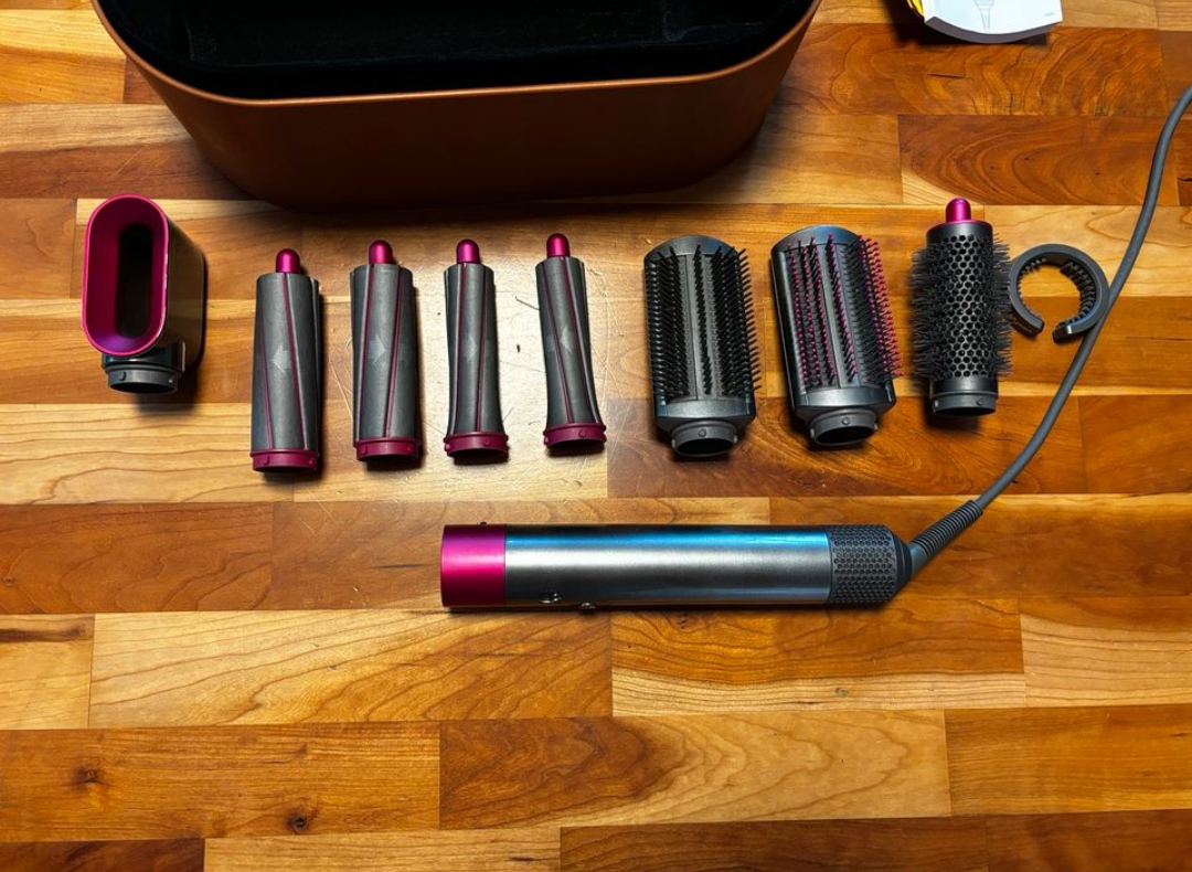À vendre Dyson Airwrap avec tout ces accessoires