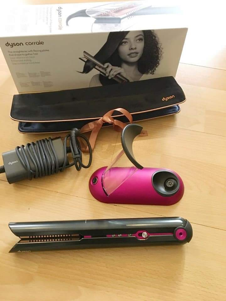 Je vends un ensemble de lisseurs Dyson Corrale et Dyson Airwrap à bon prix