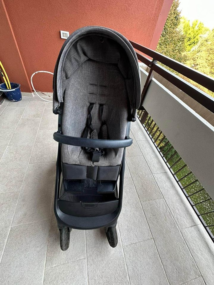 Poussette particulièrement adapté à l'extérieur/tout-terrain