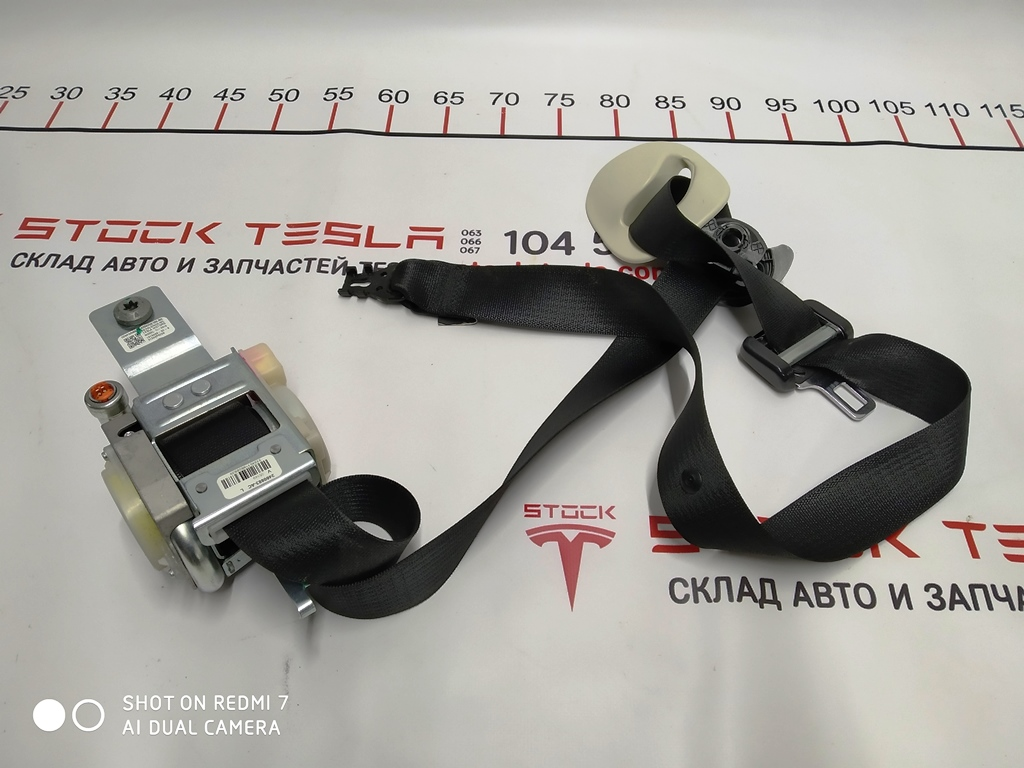 Ceinture de sécurité conducteur avant (USA) Tesla 1019468-02-C