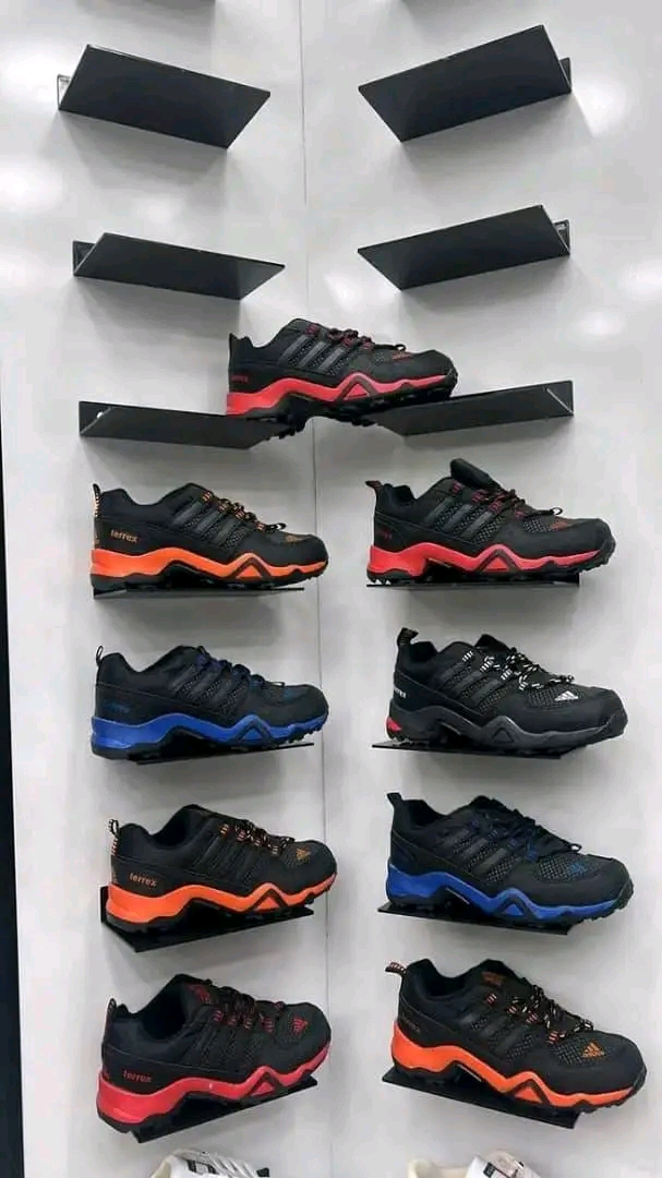 Chaussure tous neuve disponible - Miniature 12