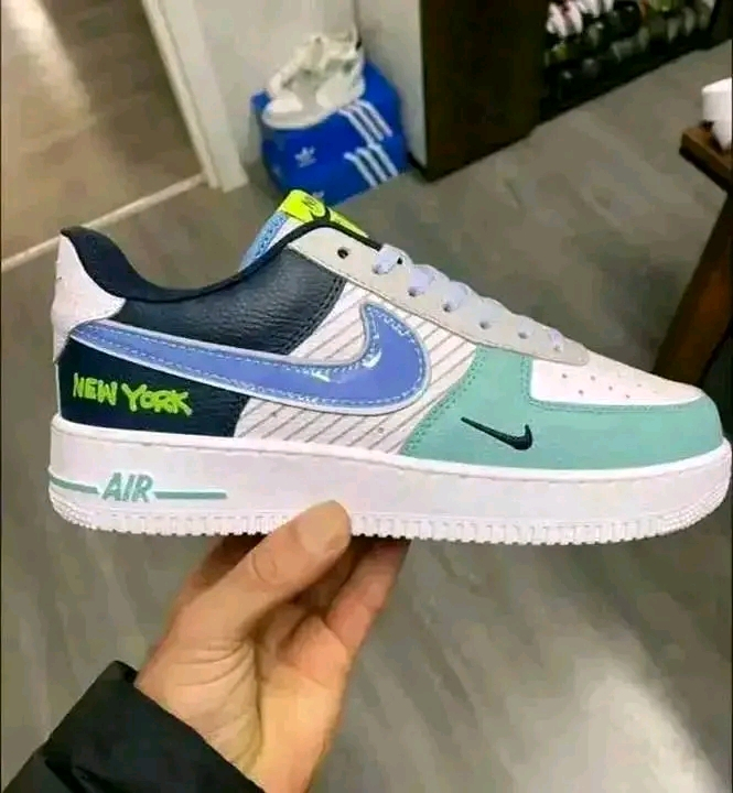 Chaussure tous neuve disponible - Miniature 10