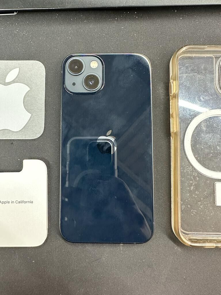 Apple iPhone 13 - 128GB - Midnight (Unlocked) - With Accesories and Box - Miniature 4