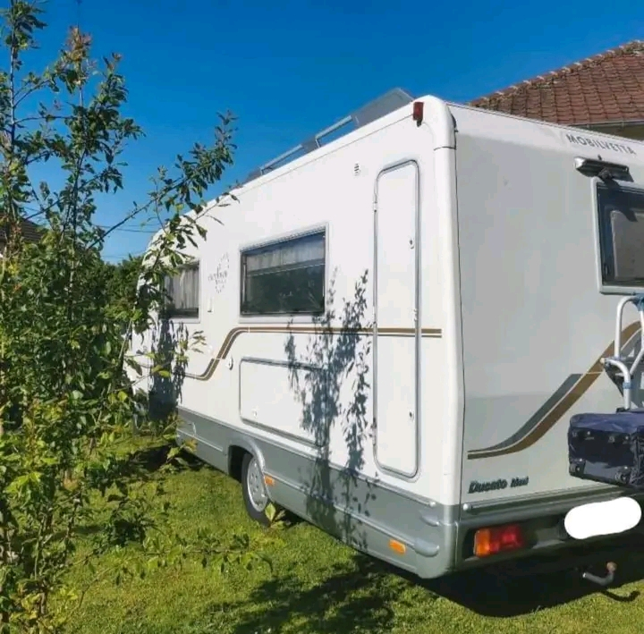 Camping-car encore en état bien entretenu