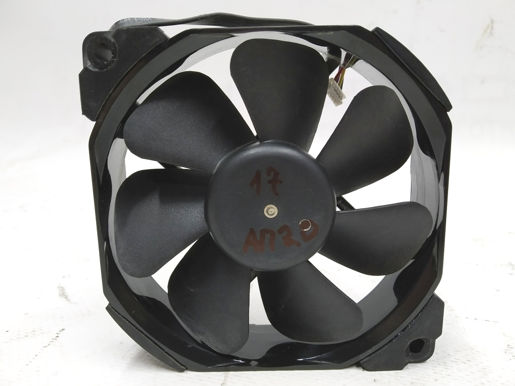 Ventilateur de refroidissement du module de pilote automatique 3.0 Tesla Model X 1467542-00-B