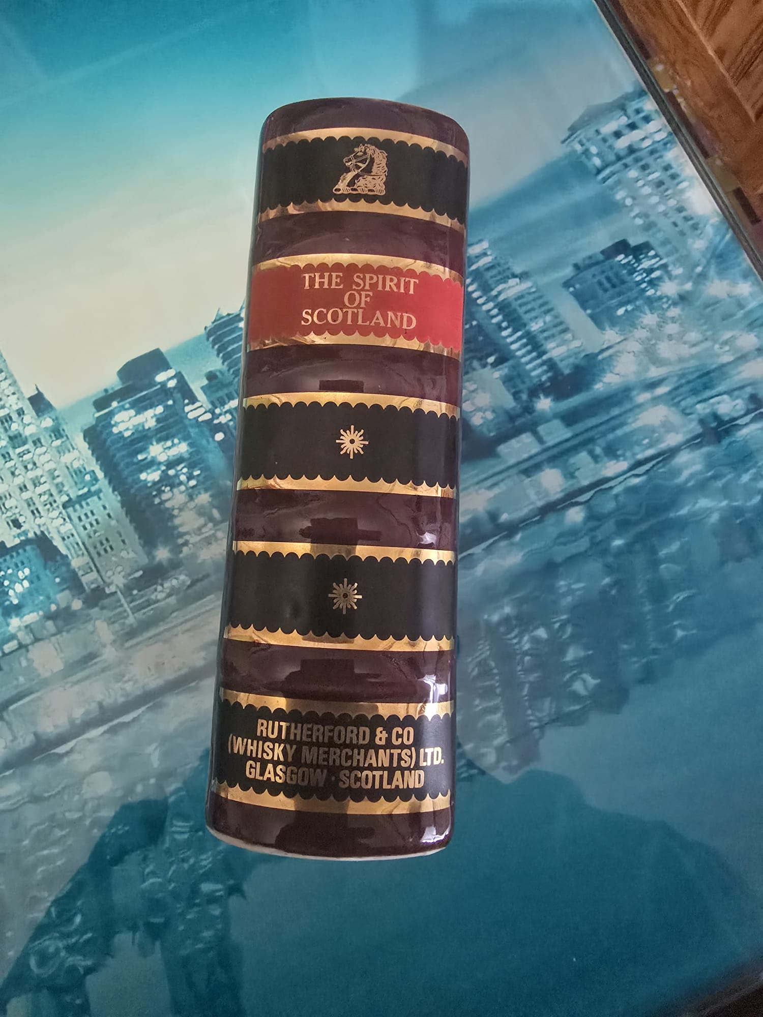 Bouteille de whisky originale en forme de livre - Miniature 2