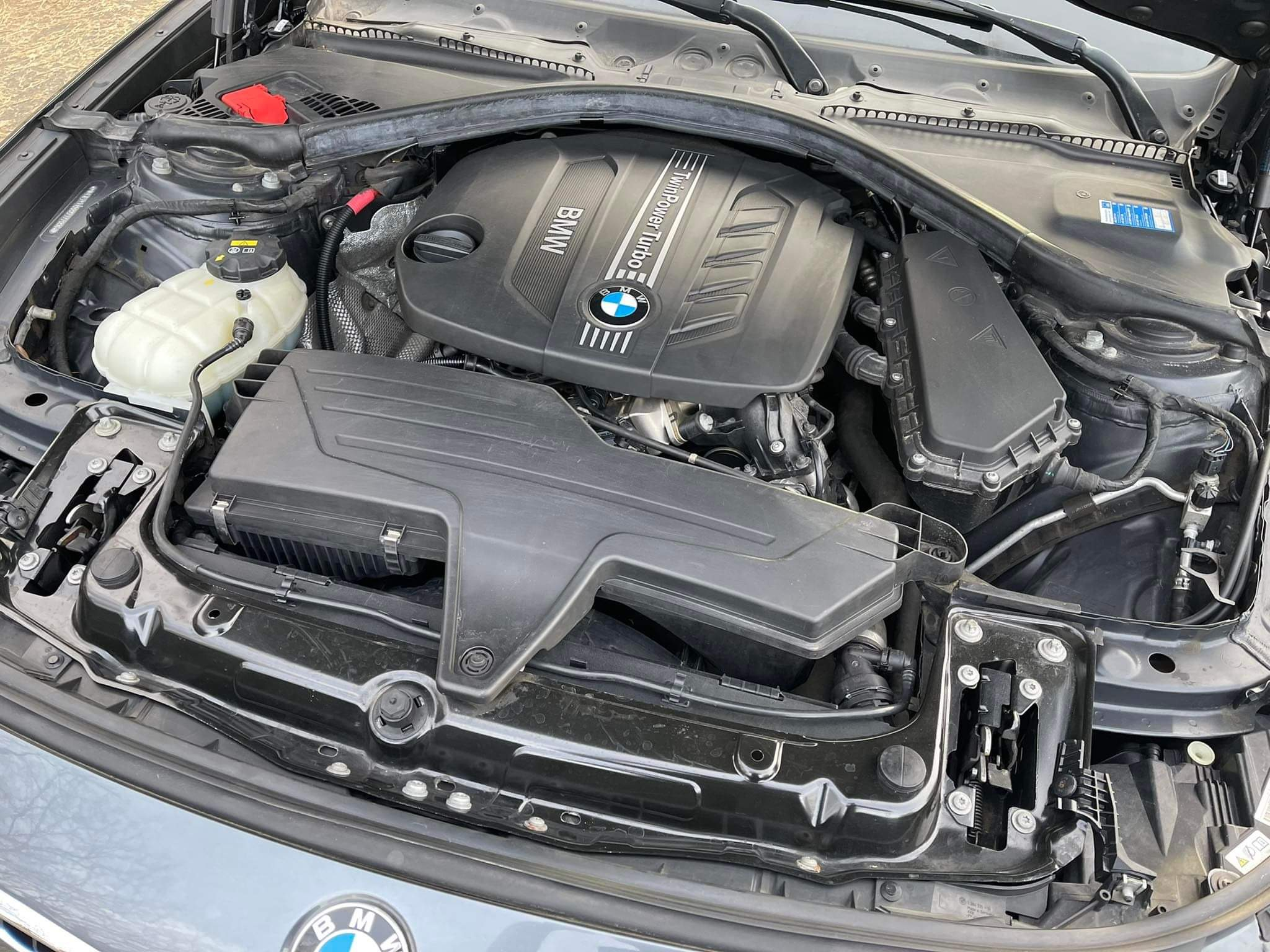 BMW 318 GT Pack M full options - Miniature 2