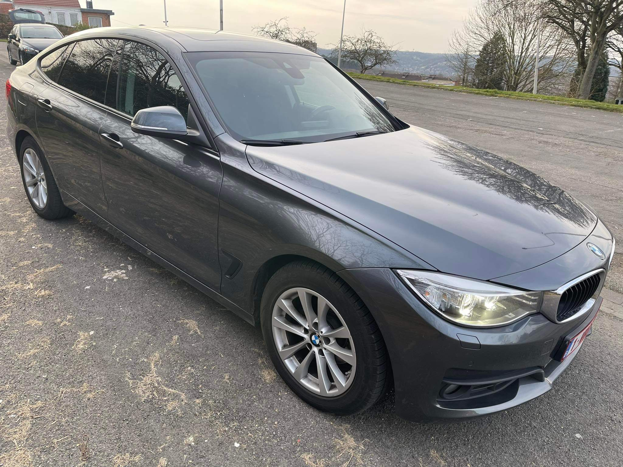 BMW 318 GT Pack M full options - Miniature 7