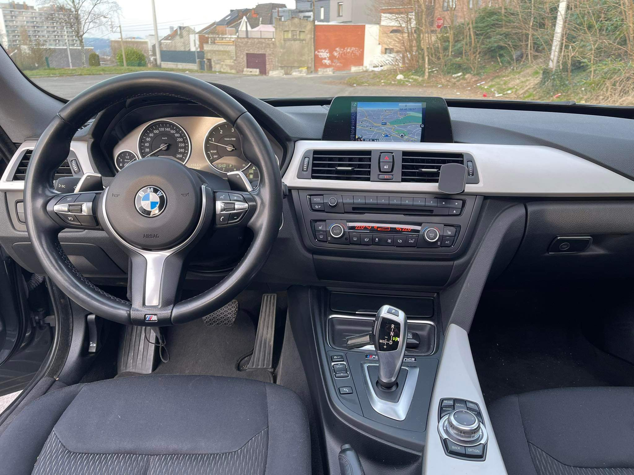 BMW 318 GT Pack M full options - Miniature 5