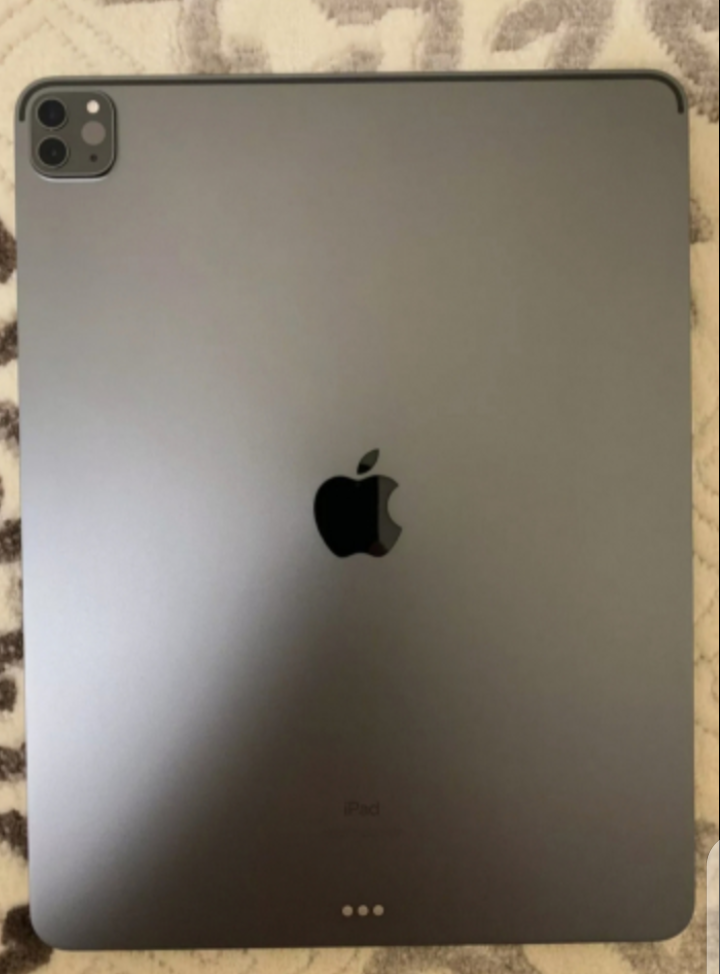 iPad 12,9 quatrième génération à un prix forfaitaire.